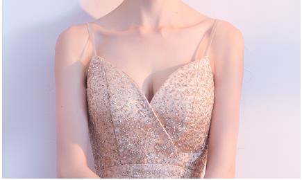 ชุดราตรียาวสายเดี่ยวสีทองแต่งกากเพชรสวยหรู (ซิปหลัง)