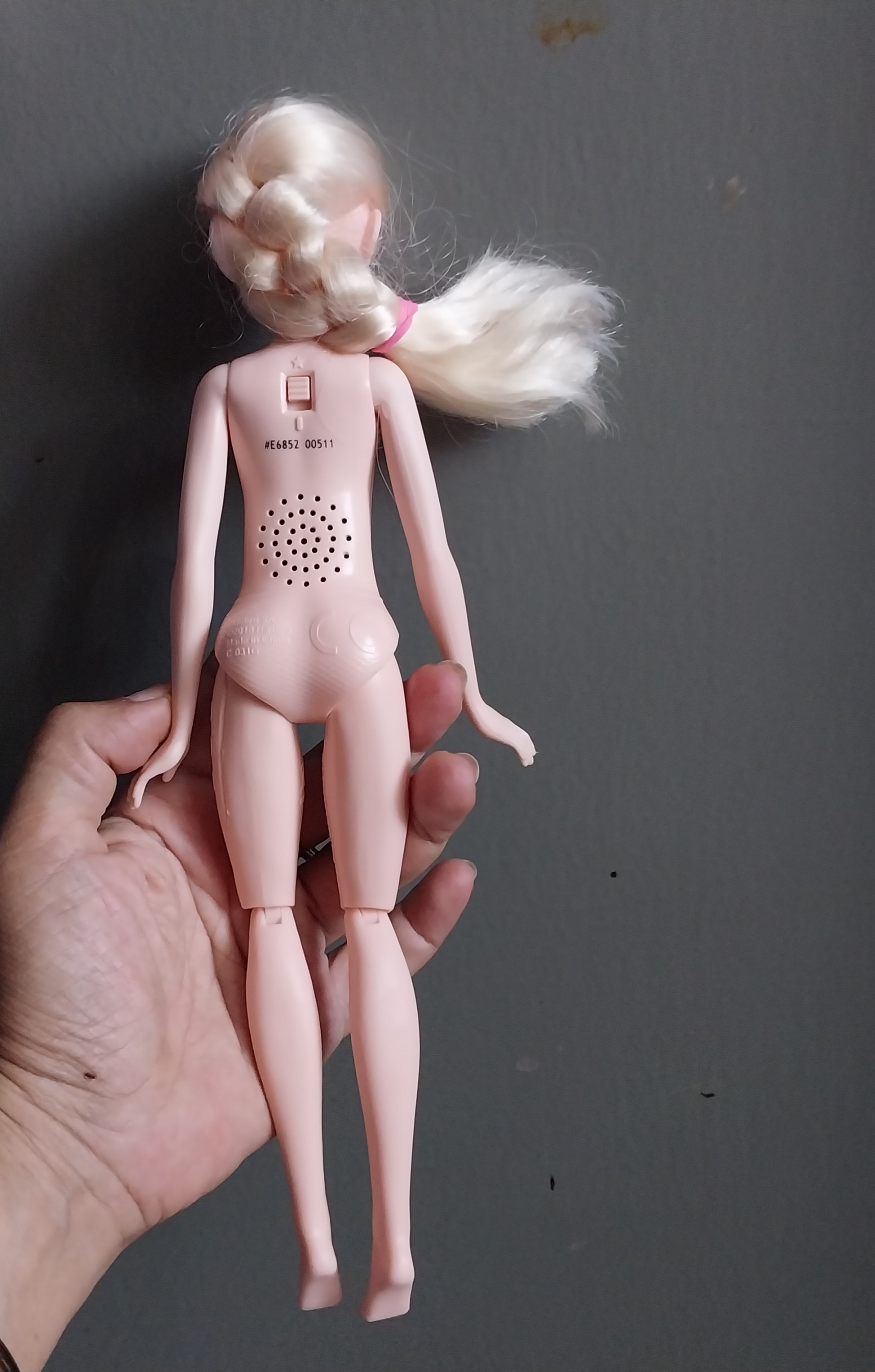 มีหลายภาพ ตุ๊กตาเอลซ่า จาก โฟรเซ่น1 งานเครื่อง**ระบบไฟไม่ติด โดยรวมสภาพดี