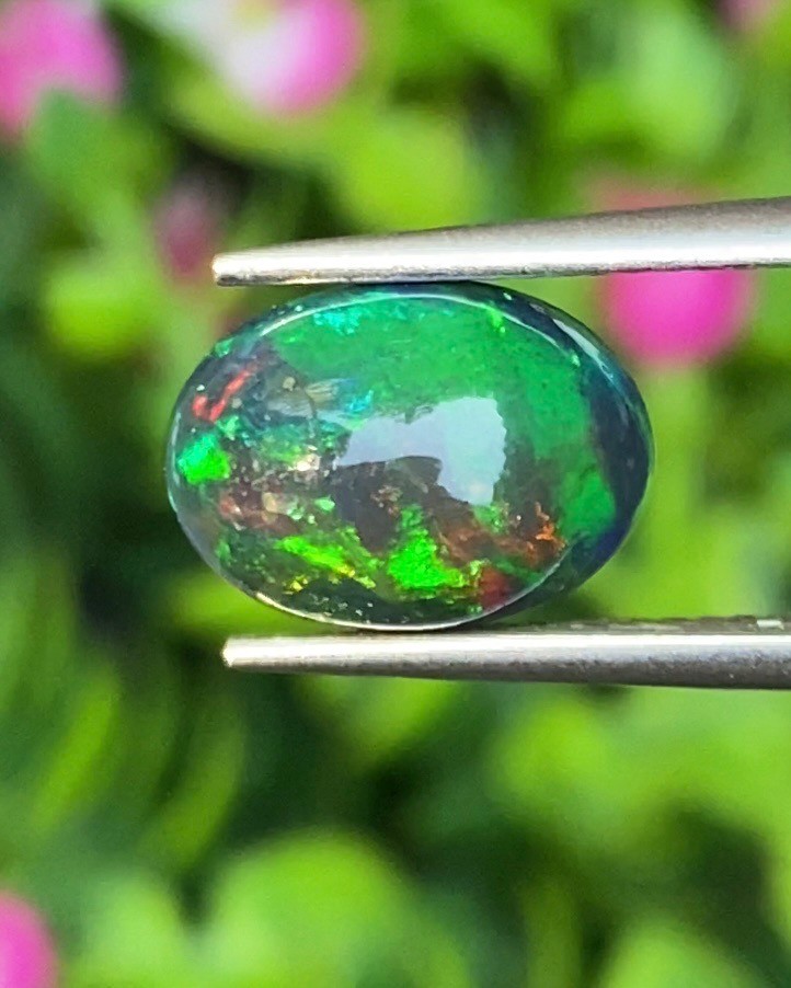 พลอย แบล็ก โอปอล Black Opal 2.53 กะรัต (Cts.) พลอยแท้ อัญมณีมงคลประจําวันเกิด เครื่องประดับพลอย