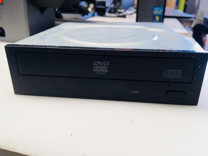 เครื่องเล่น DVD