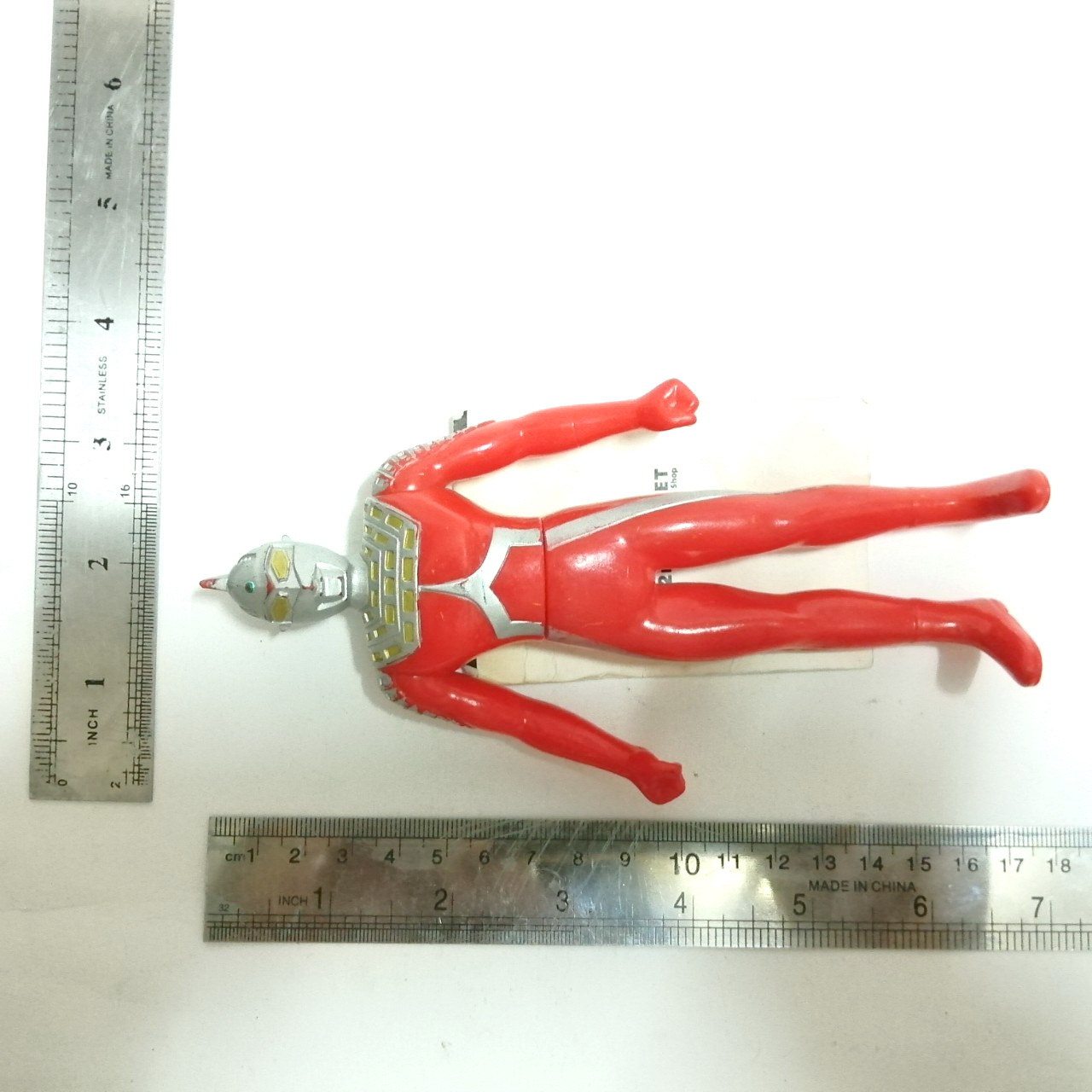 ซอฟ6.5 -7 นิ้ว ขนาดตามรูป อุลตร้าเซเว่น มีรอยถชอกบ้าง และมีรอยปากกาที่ใต้เท้า พิจารณาก่อนซื้อ