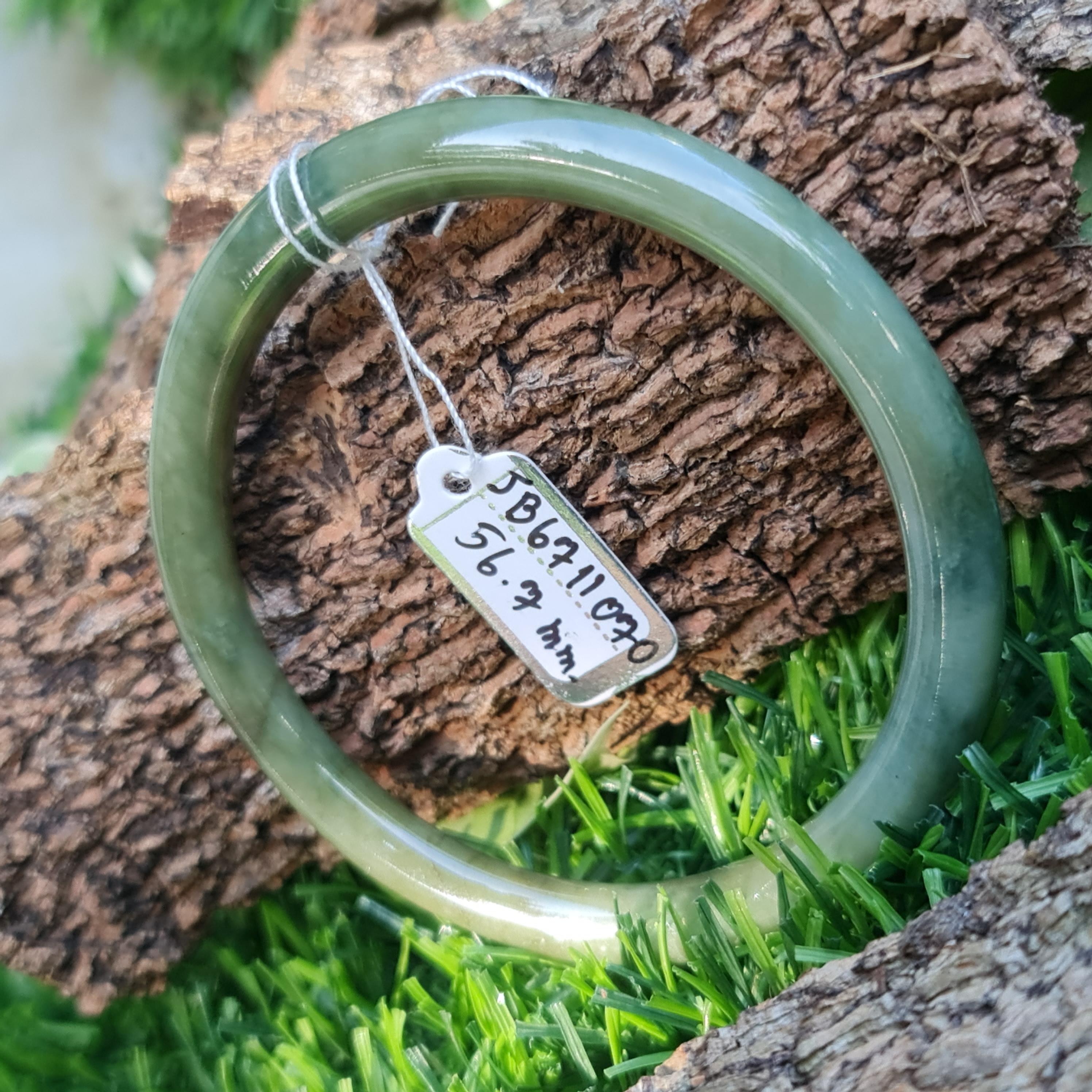 JB6711070 หยก พม่า แท้ Jade กำไลหยก 56.7 มม. (Jadeite bracelet) พม่า (Myanmar)