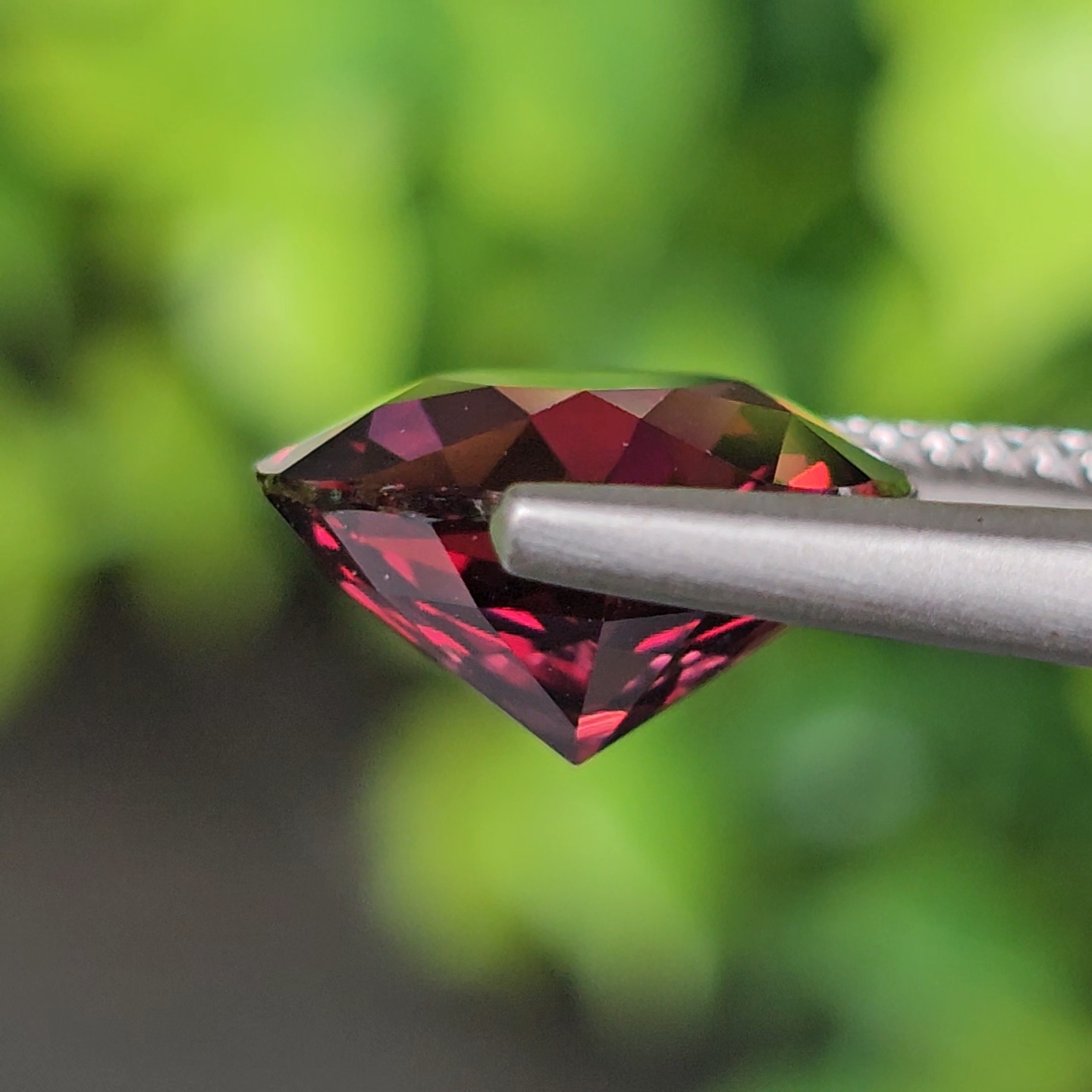 พลอย อุมบาไลต์ การ์เน็ต Umbalite Garnet 4.26 กะรัต (Cts.) ดิบ Unheated พร้อมใบเซอร์ AIG พลอยแท้ อัญมณีมงคลประจําวันเกิด เครื่องประดับพลอย