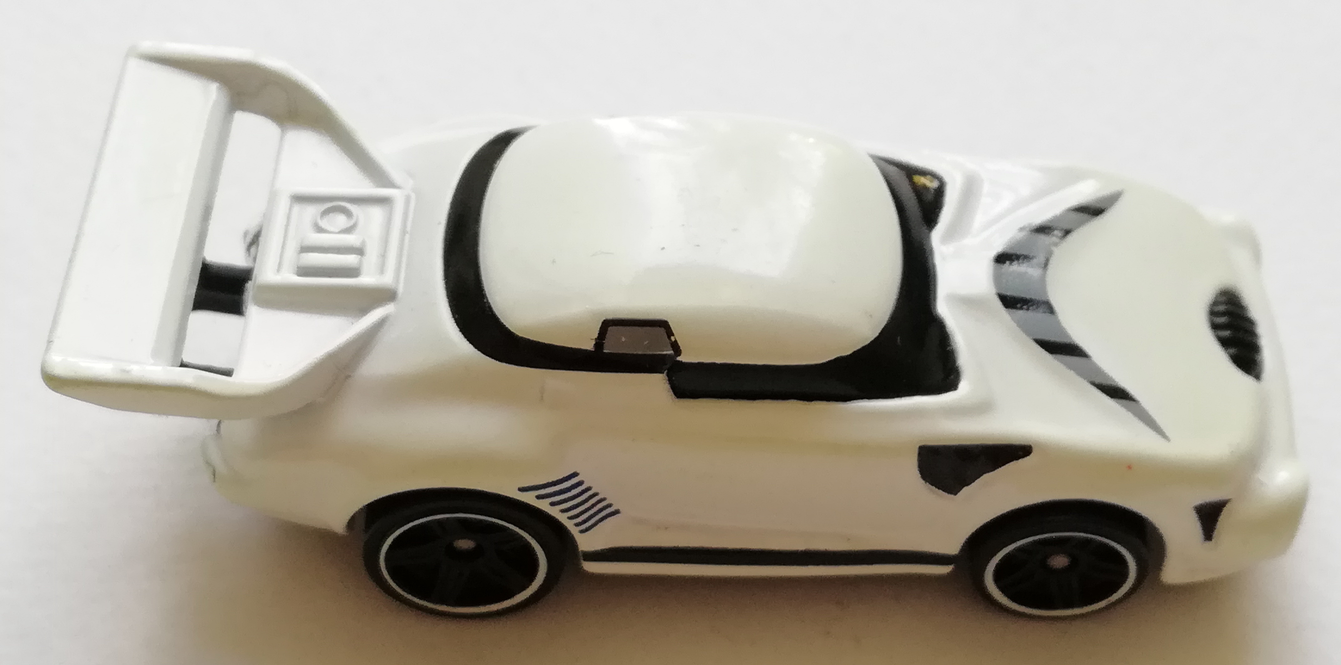 Die Cast,รถเหล็กสีขาว (ออกเหลือง)ลาย สตรอม ทรูปเปอร์ Storm Troopper จาก Star Wars ,CGW43, 2014 Mattel,Hot Wheels **ไม่มีแพ็ค