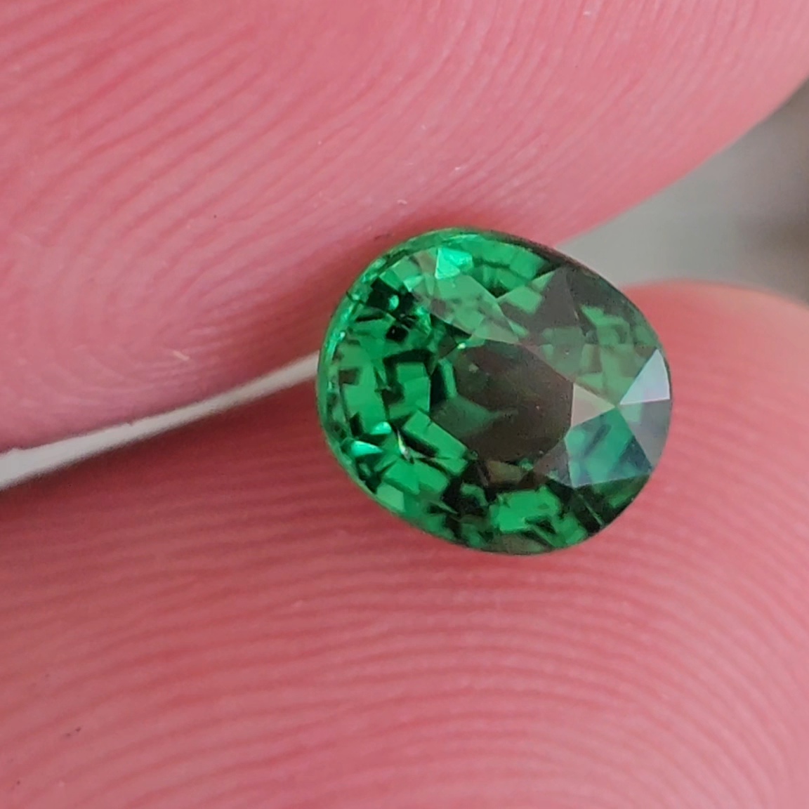 พลอย ซาโวไรท์ Tsavorite Garnet 1.24 กะรัต (Cts.) ดิบ Unheated พร้อมใบเซอร์ อัญมณีมงคลประจําวันเกิด เครื่องประดับพลอย