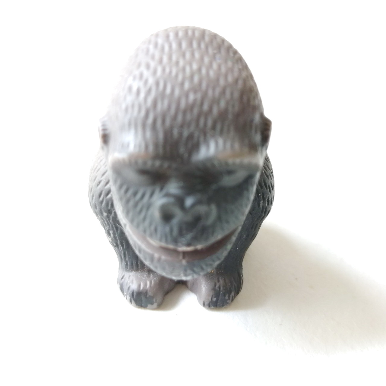 ของสะสม ลิงกอลิลล่า อ้าปากได้ ***วงจรไฟ ชำรุด ไม่มีฝาปิด ขนาด 2 นิ้ว ขายตามสภาพ