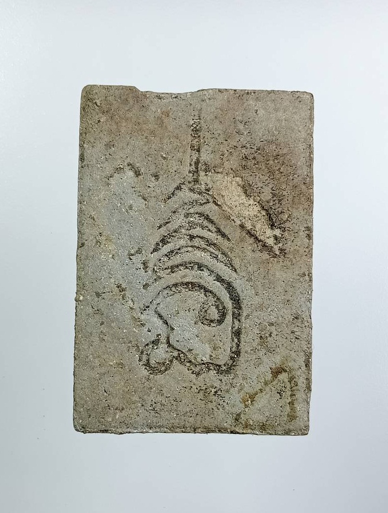 ผ3189 หลวงปู่ทวด วัดช้างให้ พิมพ์กลักไม้ขีด เนื้อผงใบลาน หลังยันต์