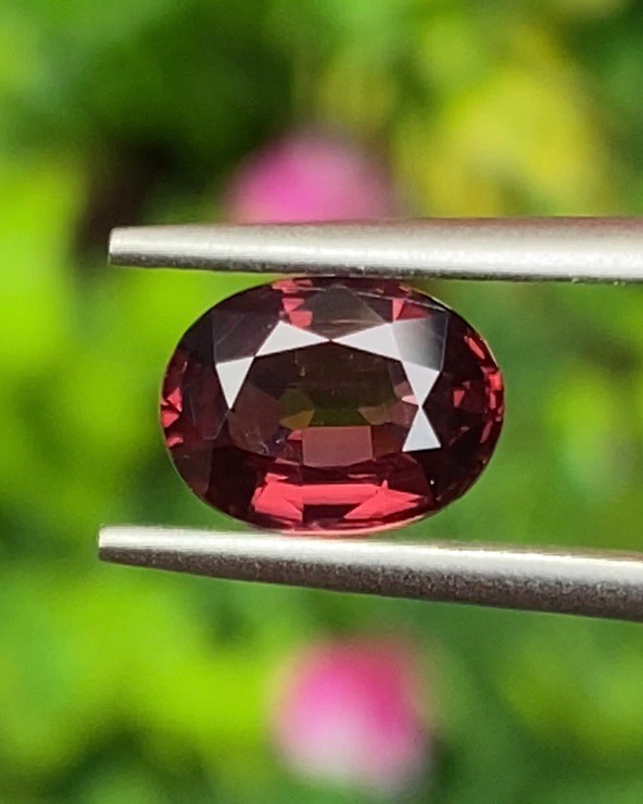 พลอย เพทาย Natural Zircon 1.78 กะรัต (Cts.) พลอยแท้ อัญมณีมงคลประจําวันเกิด เครื่องประดับพลอย