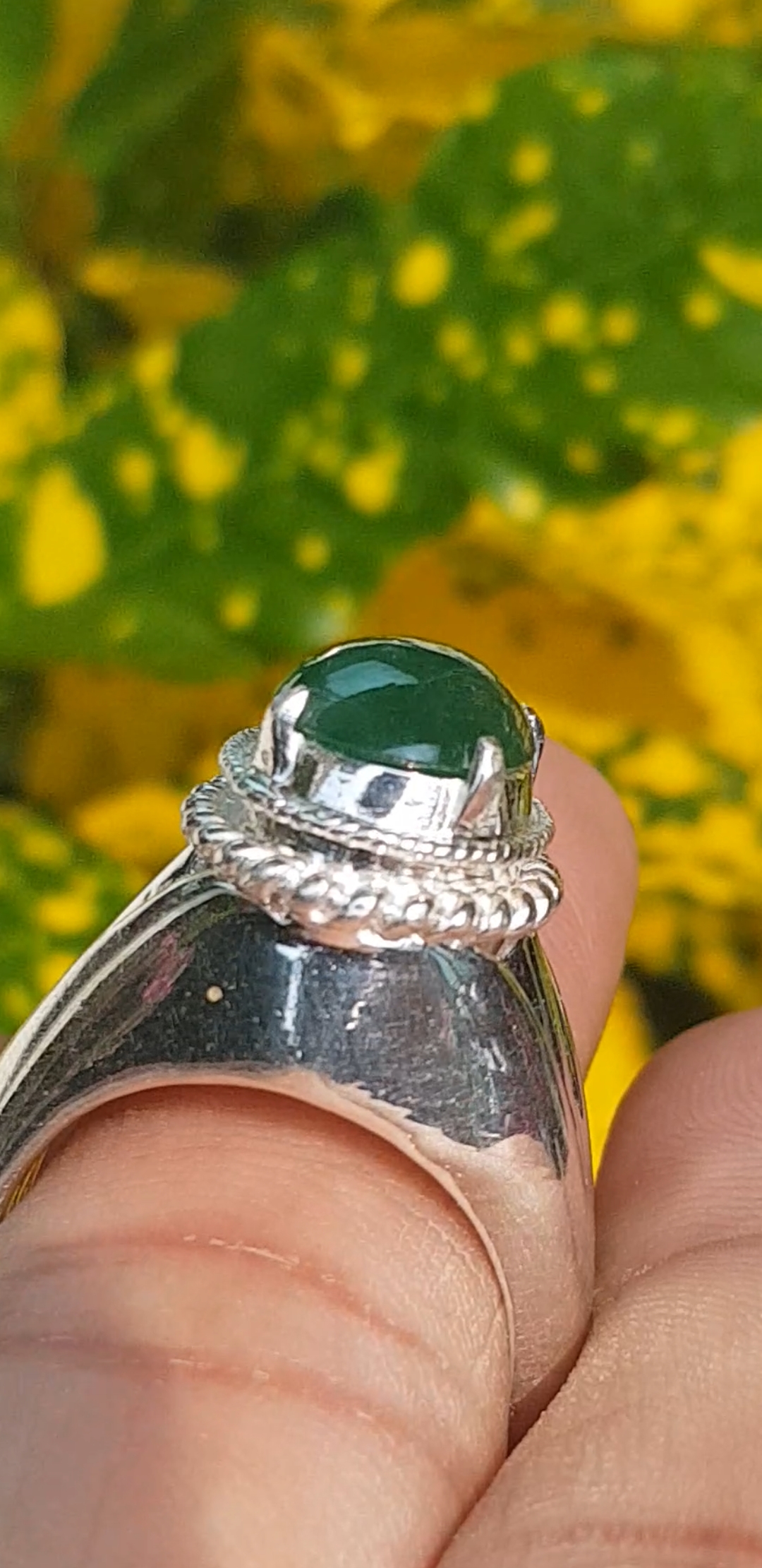 หยก พม่า แท้ Jade แหวนหยก 翡翠戒指 (Jadeite ring) 3.03 กะรัต (Cts.) (Size) 60ดิบ ไม่ผ่านการปรับปรุง (Type A) พม่า (Myanmar)
