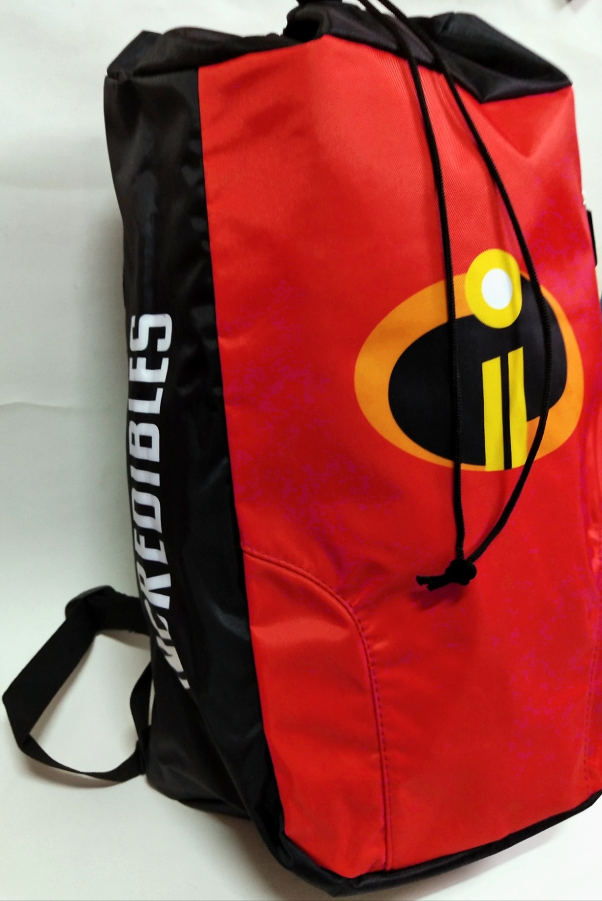 กระเป๋าเป้ ลาย ดิอินเคร็ดเดเบิ้ล The Incredible แบบหูรูด มีซิปด้านใน 14"*16" ของแท้ ใหม่มีป้าย