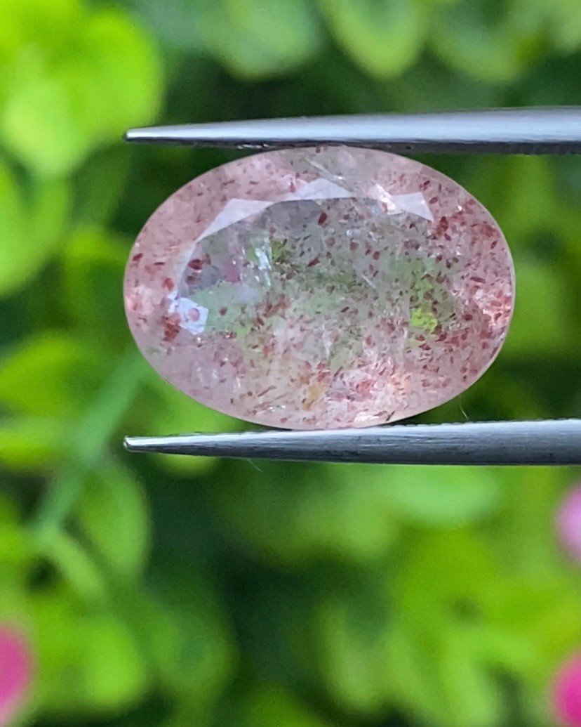 พลอย สตอเบอรี่ ควอตซ์ Strawberry Quartz 5.29 กะรัต (Cts.) พลอยแท้ อัญมณีมงคลประจําวันเกิด เครื่องประดับพลอย