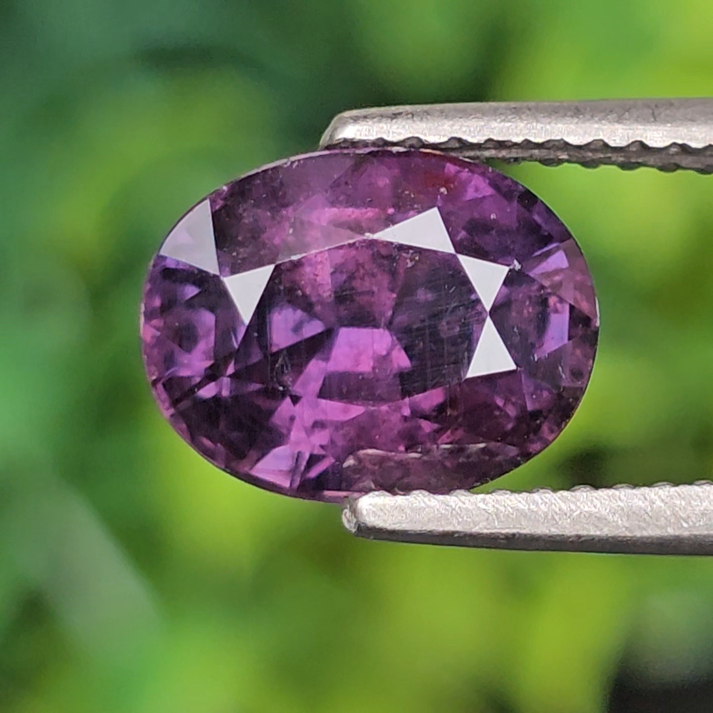 พลอย คัลเลอร์เชนจ์ แซฟไฟร์ Color Change Sapphire 3.40 กะรัต (Cts.) พลอยแท้ อัญมณีมงคลประจําวันเกิด เครื่องประดับพลอย