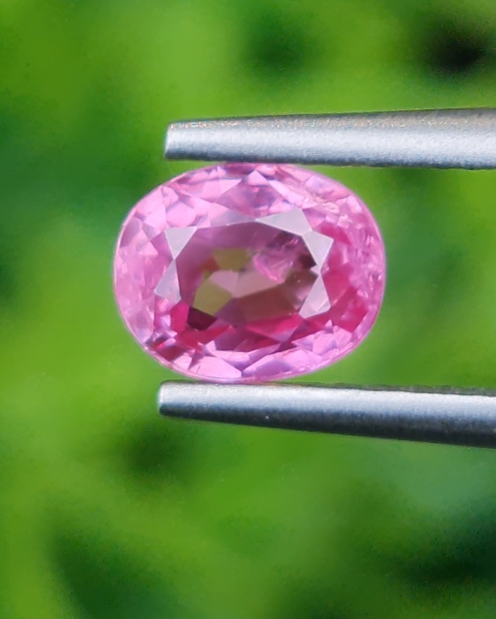 พลอย ชมพู พิ้ง แซฟไฟร์ Pink Sapphire 1.27 กะรัต (Cts.) พลอยแท้ อัญมณีมงคลประจําวันเกิด เครื่องประดับพลอย