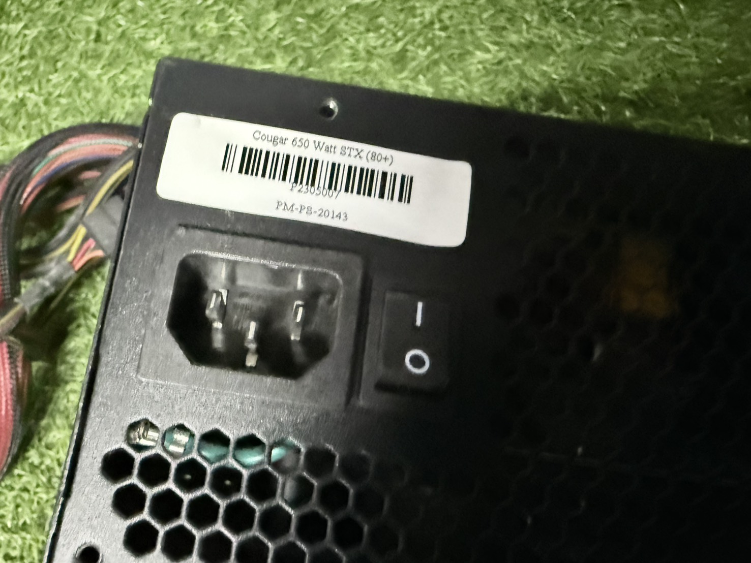 Cougar 650 Watt STX (80+) สายตามรูป