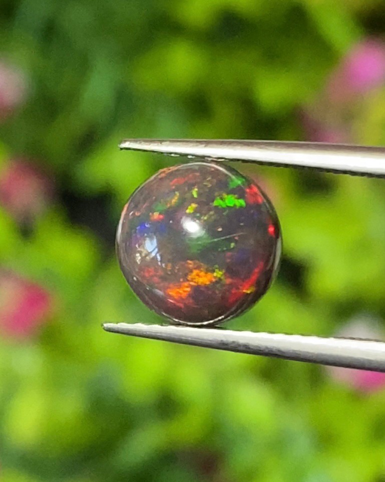 พลอย แบล็ก โอปอล Black Opal 1.95 กะรัต (Cts.) พลอยแท้ อัญมณีมงคลประจําวันเกิด เครื่องประดับพลอย