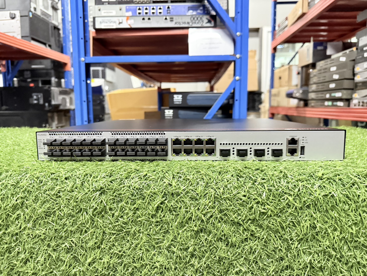 Switch Huawei Cloud Engine S5335-S32ST4X