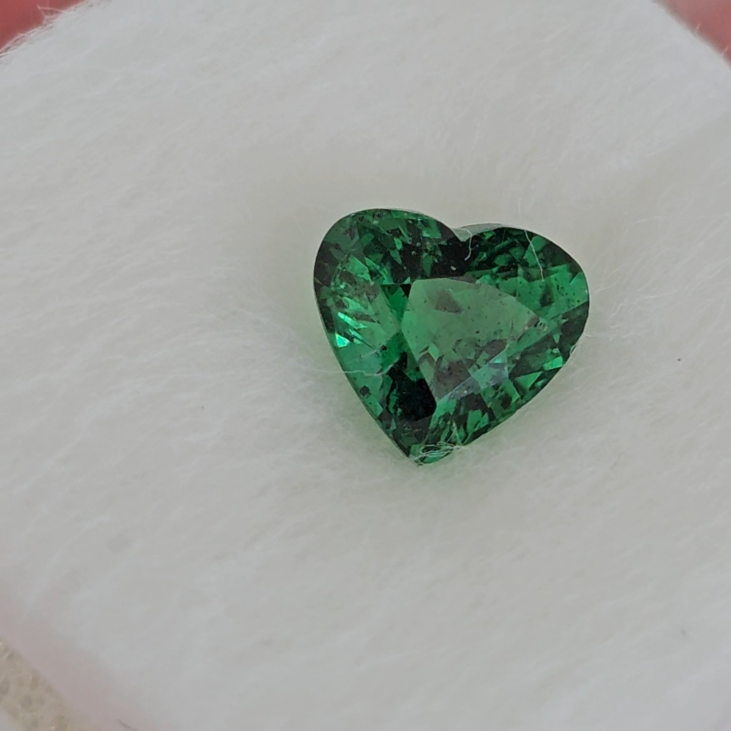 พลอย ซาโวไรท์ Tsavorite Garnet 1.11 กะรัต (Cts.) ดิบ Unheated พร้อมใบเซอร์ อัญมณีมงคลประจําวันเกิด เครื่องประดับพลอย