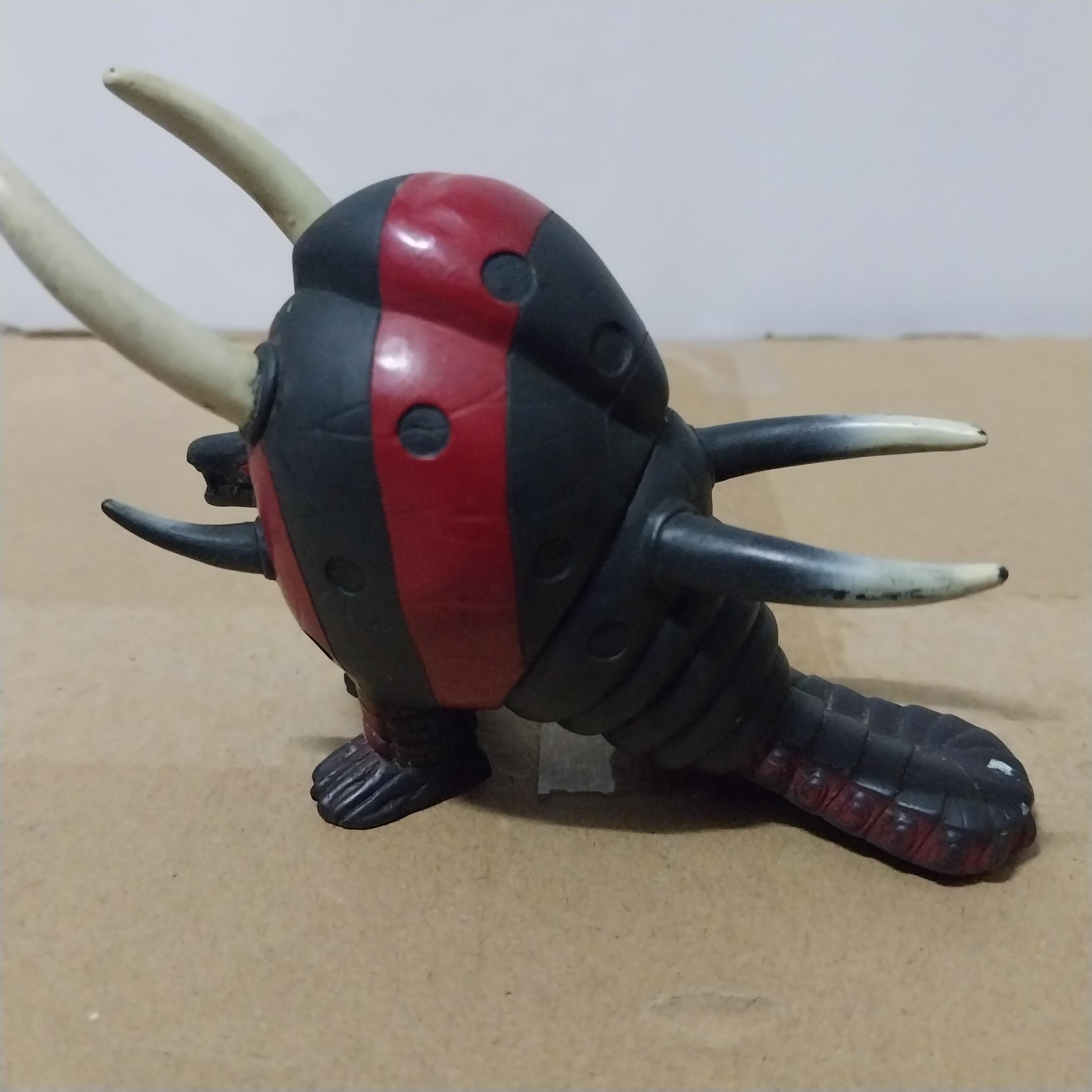 ซอฟ แบล็คเอนด์ ลาสบอส สัตว์ประหลาด จากอุลตร้าแมน เรโอขนาด 4 นิ้ว สูง 3นิ้ว งาน bandai chaina ปี 2002 สภาพดี Soft Monster Black End in series Ultraman Leo