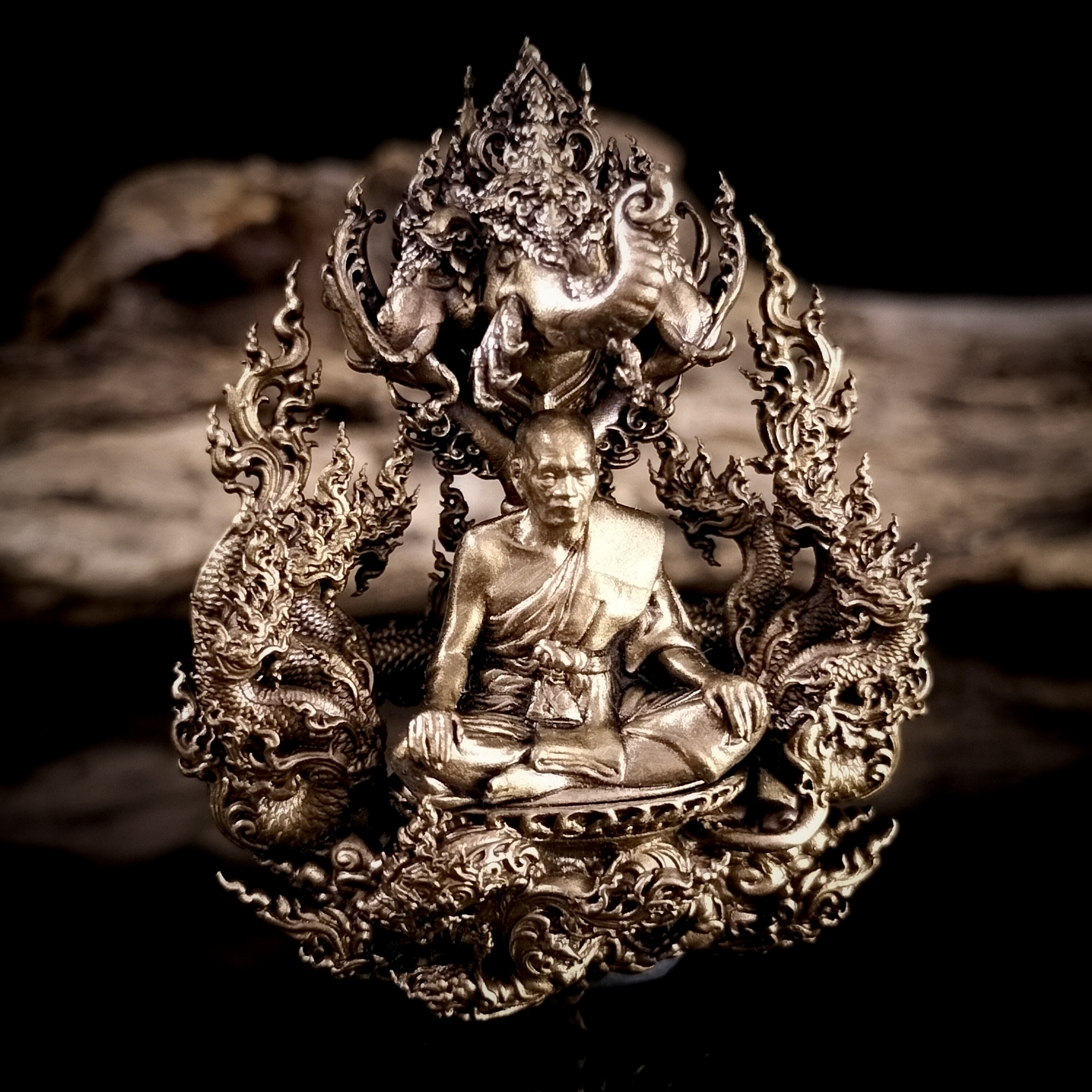 หลวงพ่อพัฒน์ ศตวรรษพันล้าน พุทธศิลป์ในทำเนียบวัดรุ่น ๑