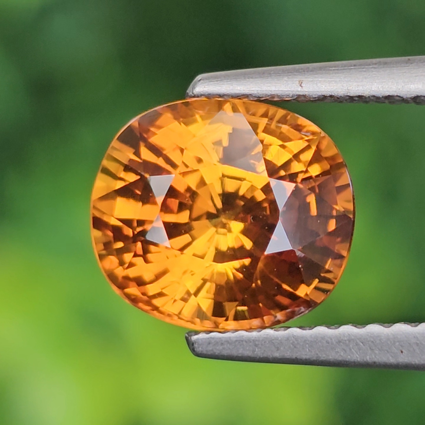 พลอย บุษราคัม yellow sapphire 3.19 กะรัต (Cts.) พร้อมใบเซอร์ พลอยแท้ อัญมณีมงคลประจําวันเกิด เครื่องประดับพลอย