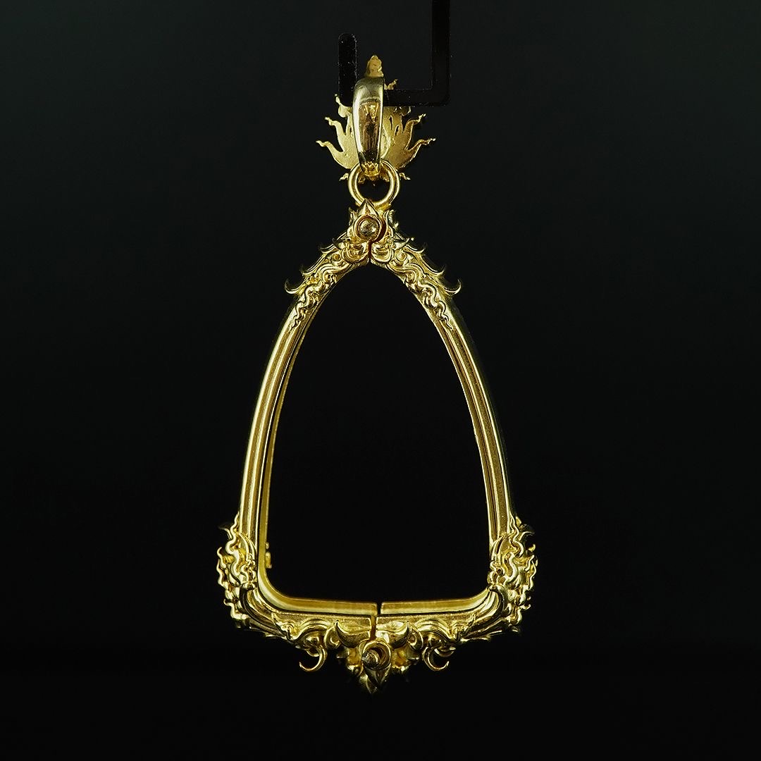 (แบบที่12.2) กรอบเนื้อบรอนซ์ชุบทอง สำหรับองค์พระขนาด ความสูง 3.7 เซนติเมตร ความกว้าง 2.4 เซนติเมตร