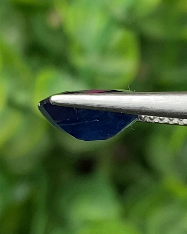 พลอย ไพลิน Blue Sapphire 2.221 กะรัต (Cts.) พร้อมใบเซอร์ พลอยแท้ อัญมณีมงคลประจําวันเกิด เครื่องประดับพลอย