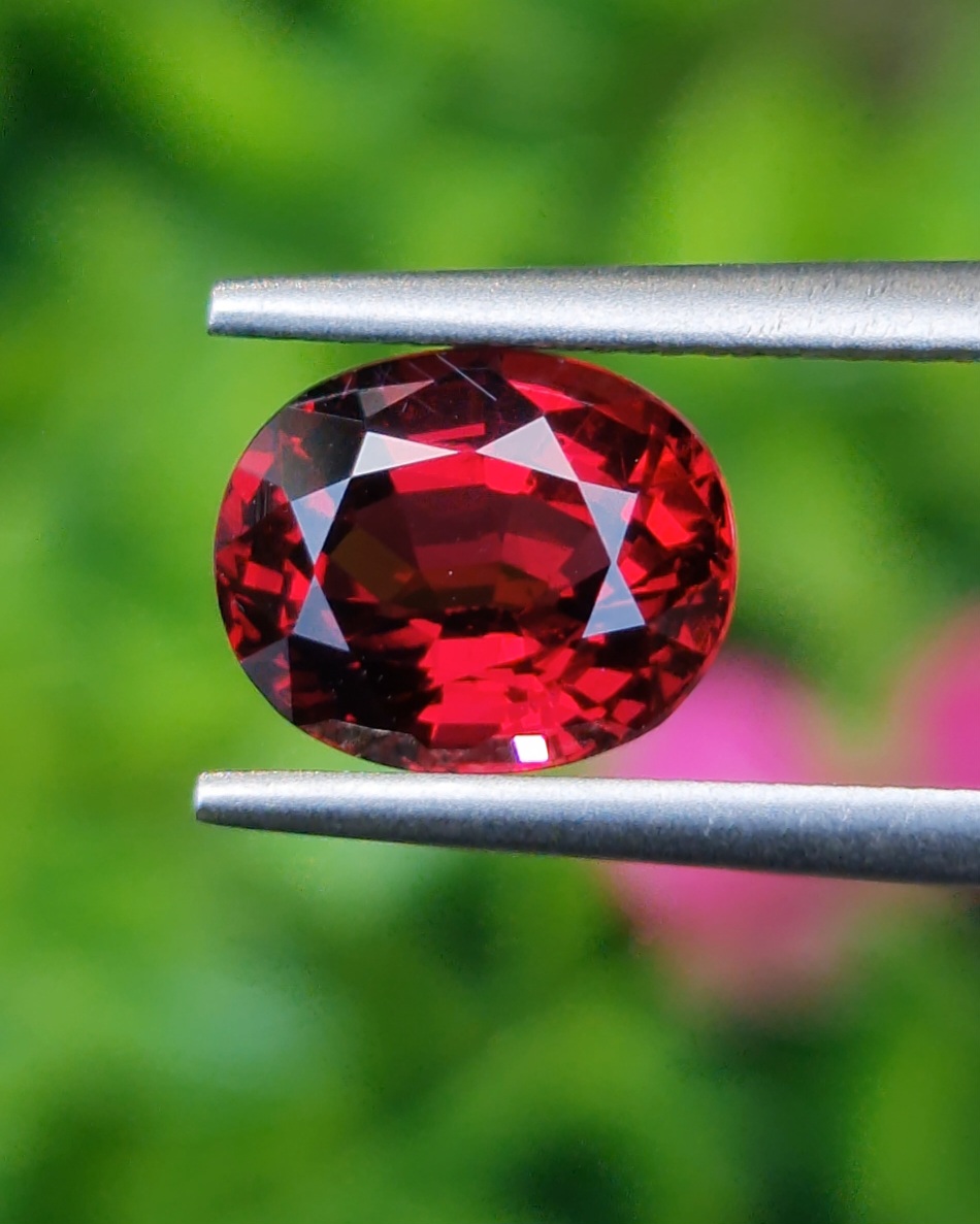 พลอย โรโดไลต์ กาเน็ท Rhodolite Garnet 2.44 กะรัต Cts.พลอยแท้ อัญมณีมงคลประจําวันเกิด เครื่องประดับพลอย
