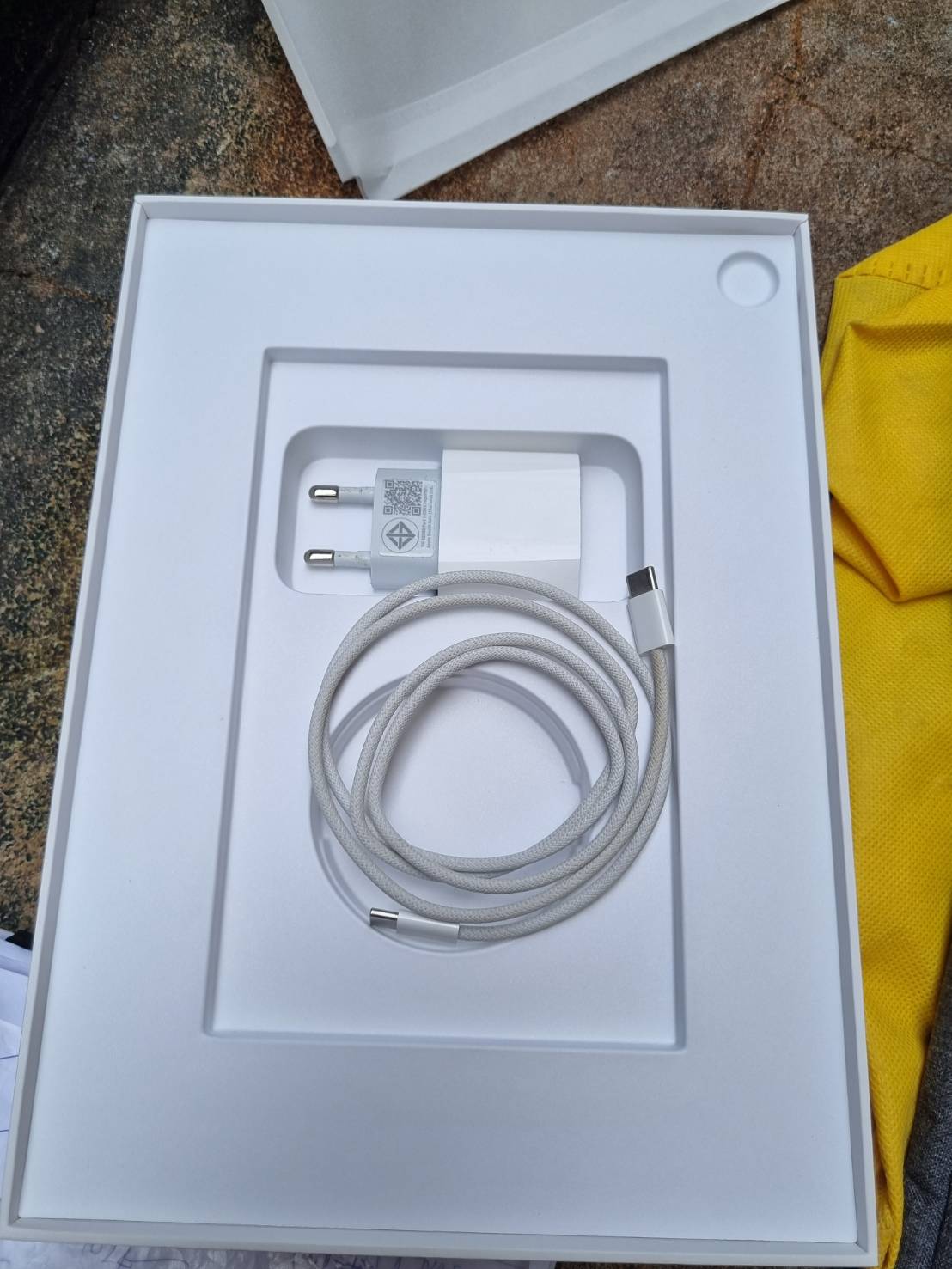 ipad Air m2 128GB ประกันเหลือ