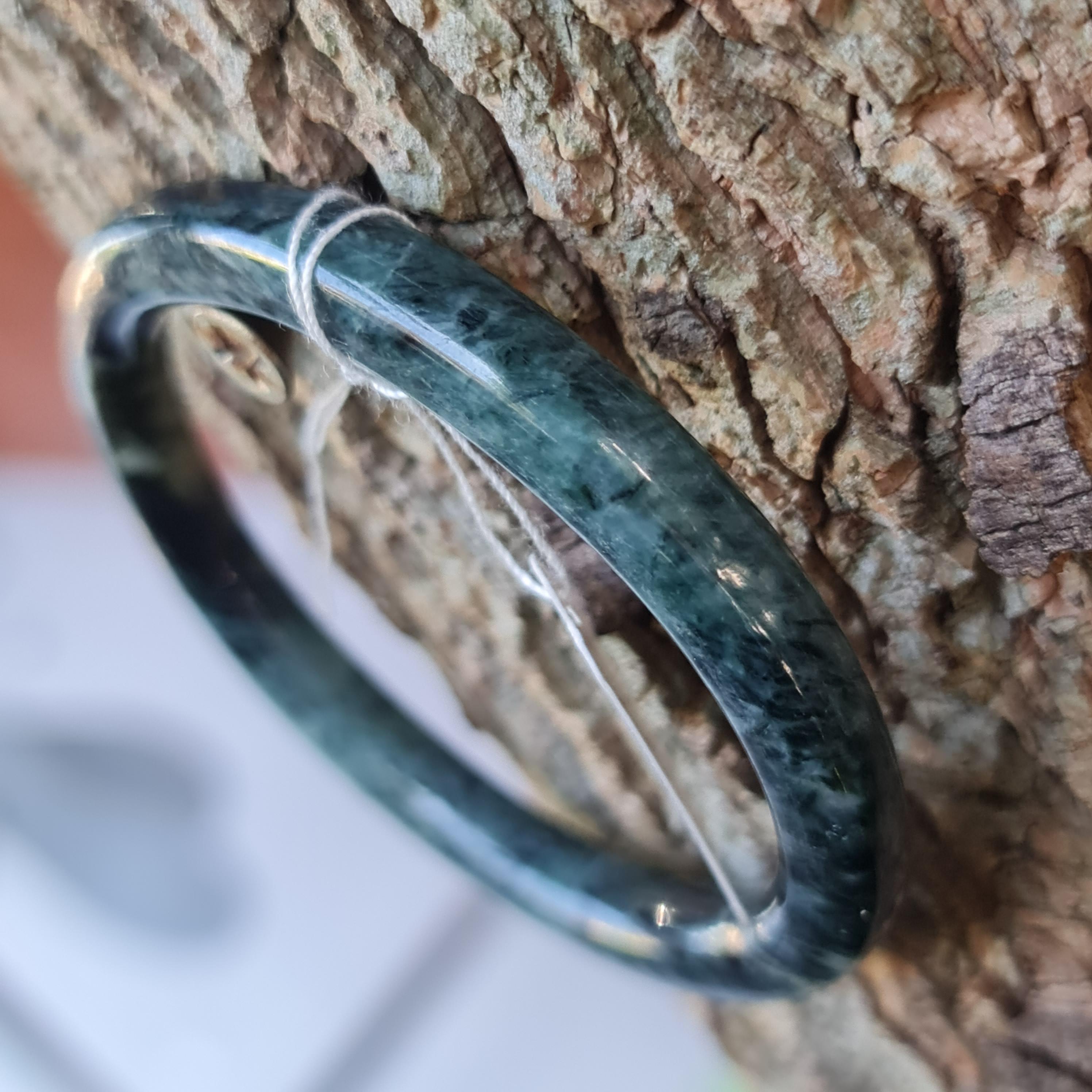 JB6711026 หยก พม่า แท้ Jade กำไลหยก (Jadeite bracelet) พม่า (Myanmar) 50.5 มม.