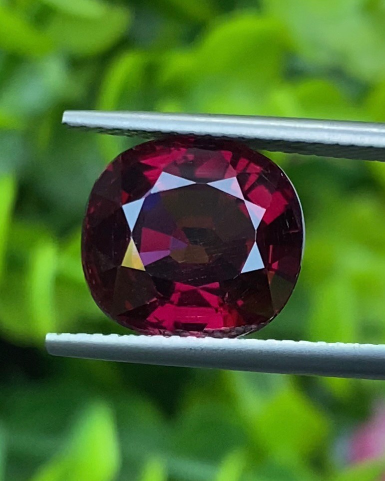 พลอย โรโดไลต์ การ์เน็ท Rhodolite Garnet 6.74 กะรัต (Cts.) พลอยแท้ อัญมณีมงคลประจําวันเกิด เครื่องประดับพลอย
