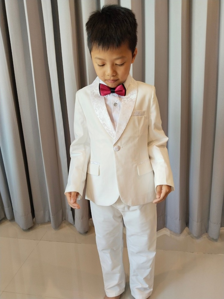 เช่า ชุดสูทเด็กชาย สีขาว ปกกล้วย