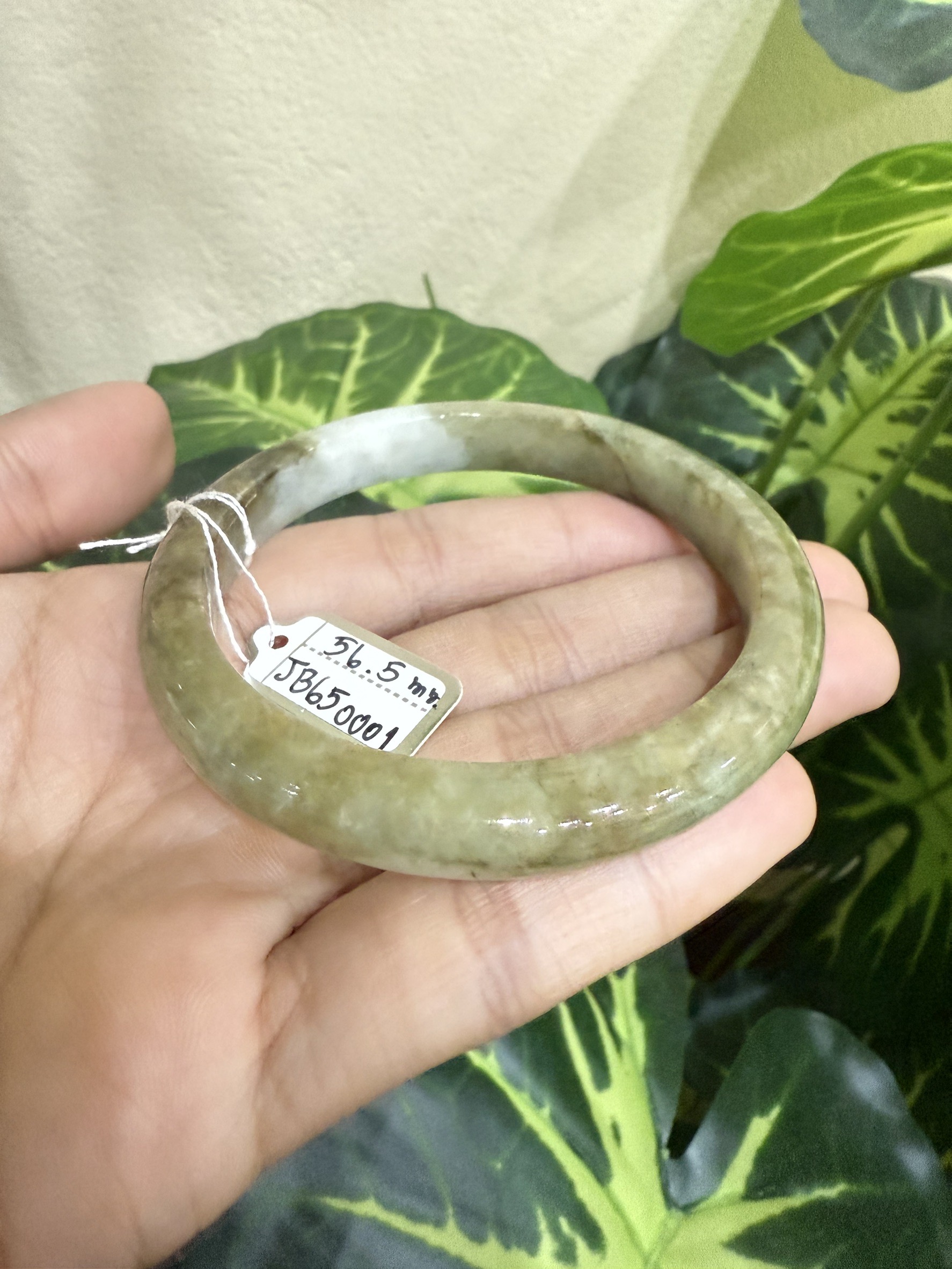 JB650001 หยก พม่า แท้ Jade กำไลหยก 56.5 มม. (Jadeite bracelet) พม่า (Myanmar)