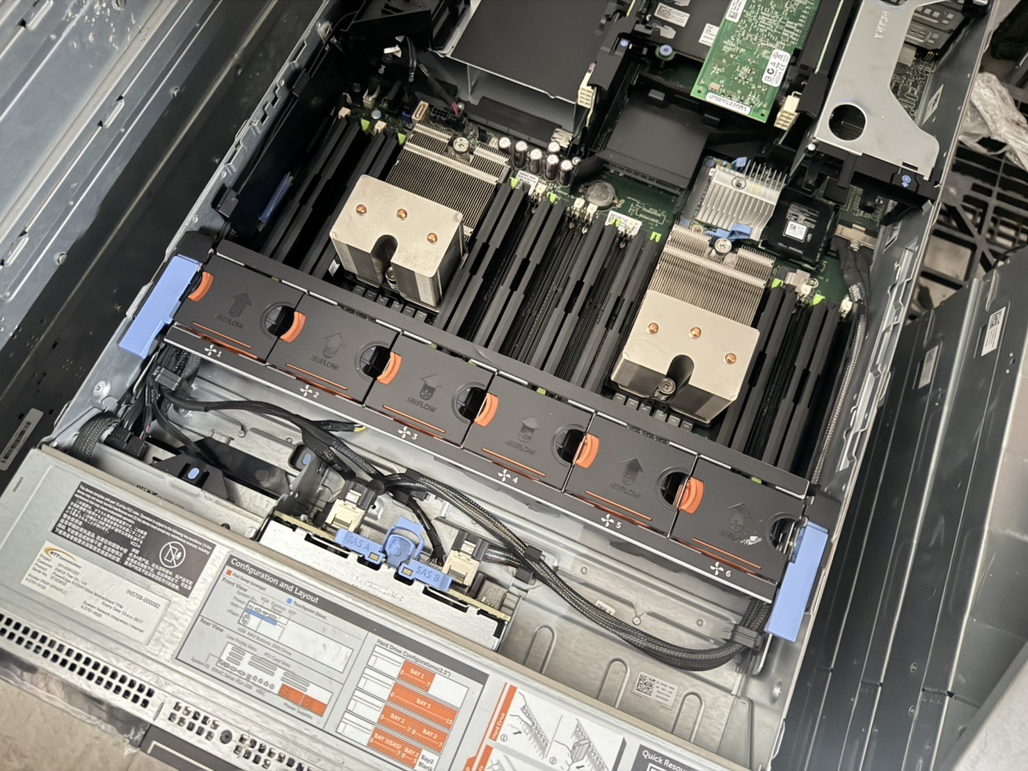 Server Dell PowerEdge R720 Server CPU E5-2650v2 x2 Ram 128 GB SAS 300 x2 Tray x8 Power x2 Raid H710mini