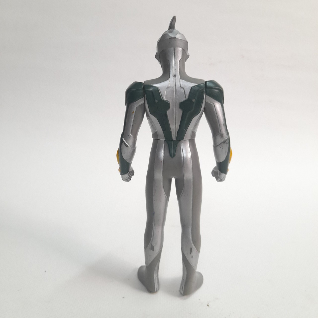 มีหลายภาพ,ซอฟ 6.5-7นิ้ว มิเลอร์ไนท์ 1 ใน4 สมาชิกอัลตืเมท ฟอร์ส เพื่อนอุลตร้าแมนซีโร่ มือสองสภาพดี มีรอยบ้างไม่พบบ่อย