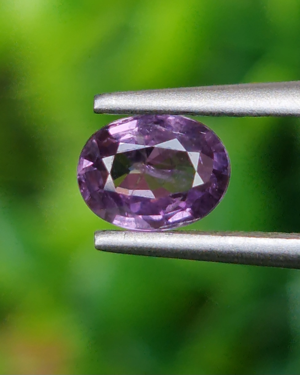 พลอย เพอเพิล แซฟไฟร์ สีม่วง Purple Sapphire ดิบ Unheated 0.75 กะรัต (Cts.) พลอยแท้ อัญมณีมงคลประจําวันเกิด เครื่องประดับพลอย