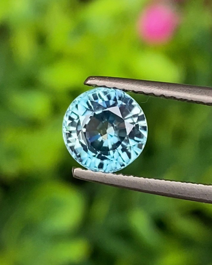 พลอย เพทาย Natural Zircon 2.33 กะรัต (Cts.) พลอยแท้อัญมณีมงคล ประจําวันเกิด เครื่องประดับพลอย