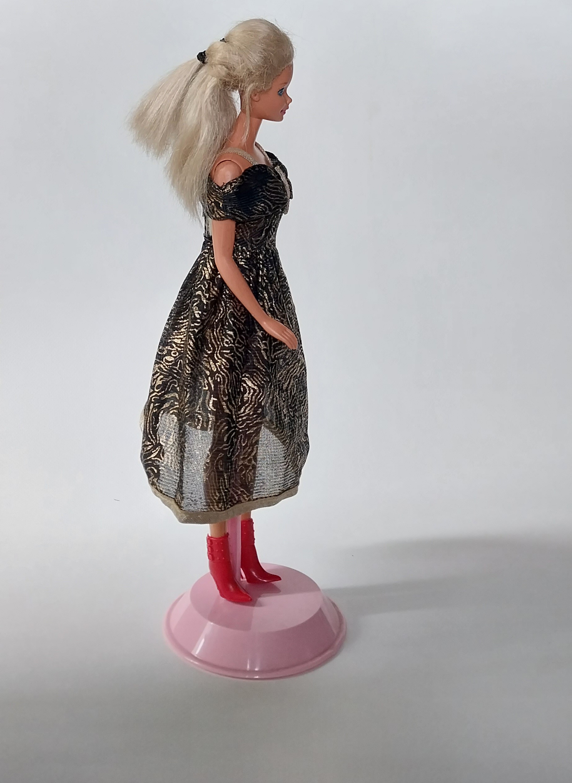 มีหลายภาพ,***ขาหลวมตามภาพ, ตุ๊กตาบาร์บี้หน้าวินเทจ ผมบลอนด์ฟู, พร้อมชุด เอวหมุนได้ ขายาง พับงอได้