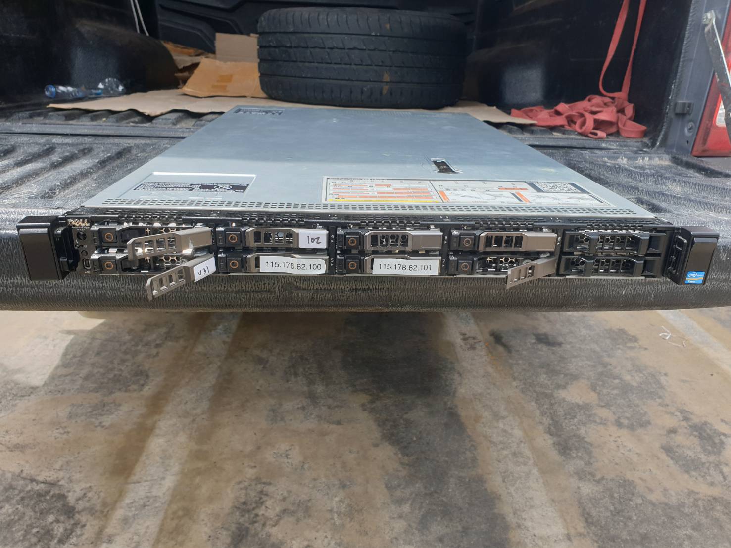 Dell R620 E5-2650v2 Ram 32 GB SAS 300x3 SSD 512 x3 power x2 พิเศษแถม CPU ให้อีกตัว