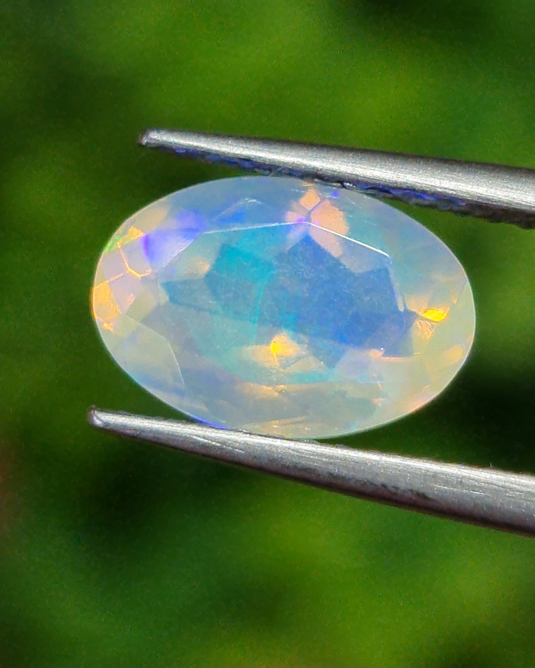 พลอย ไวท์ โอปอล White Opal 1.05 กะรัต (Cts.) พลอยแท้ อัญมณีมงคลประจําวันเกิด เครื่องประดับพลอย