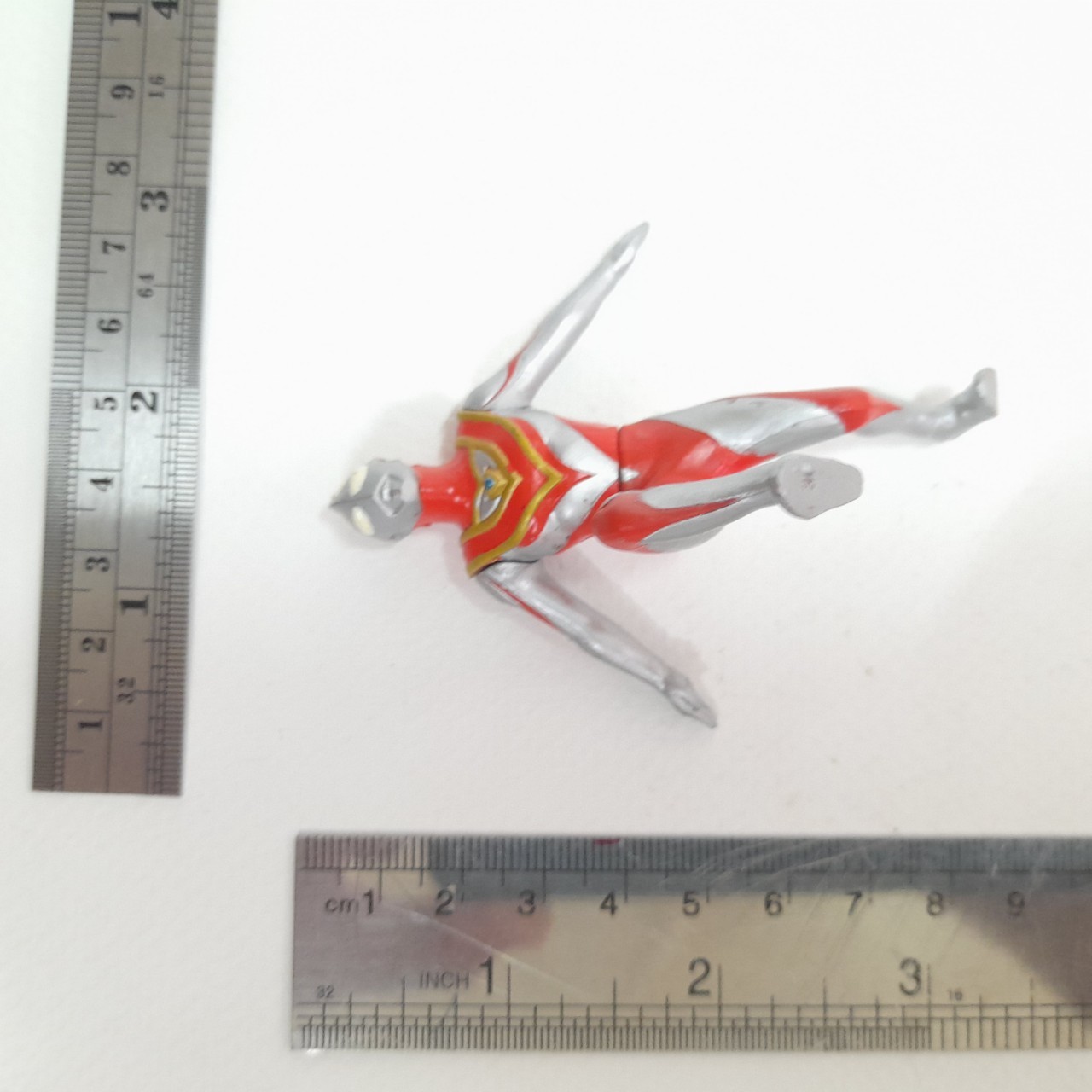 กาชาปองอุลตร้าแมนไกอา ท่าปล่อยแสง ขนาดตามรูป มือสองของครบสภาพดี ไม่มีฐานน้ำแข็ง