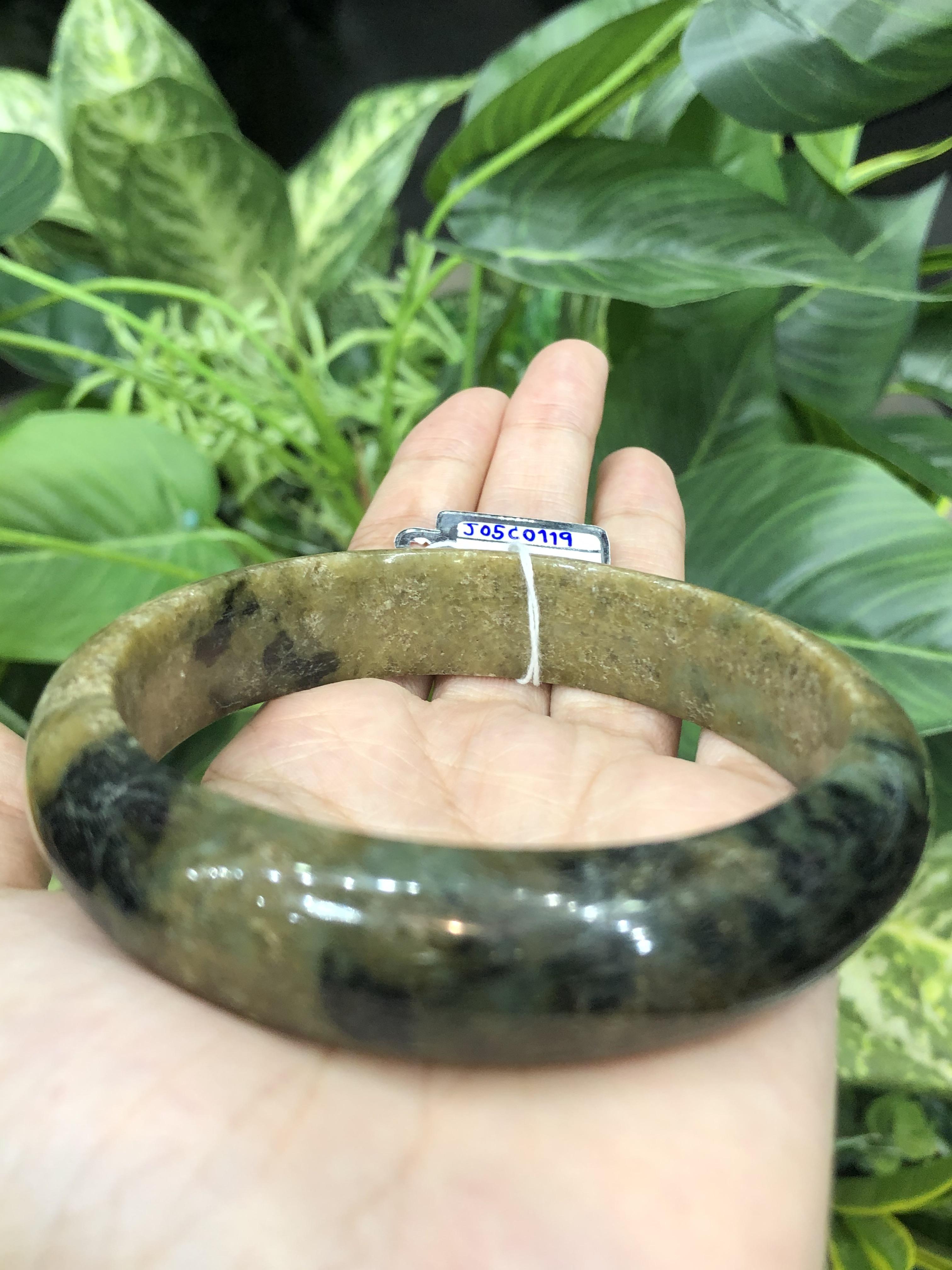 J05C0119 หยก พม่า แท้ Jade กำไลหยก 62.9 มม (Jade bracelet) พม่า (Myanmar)