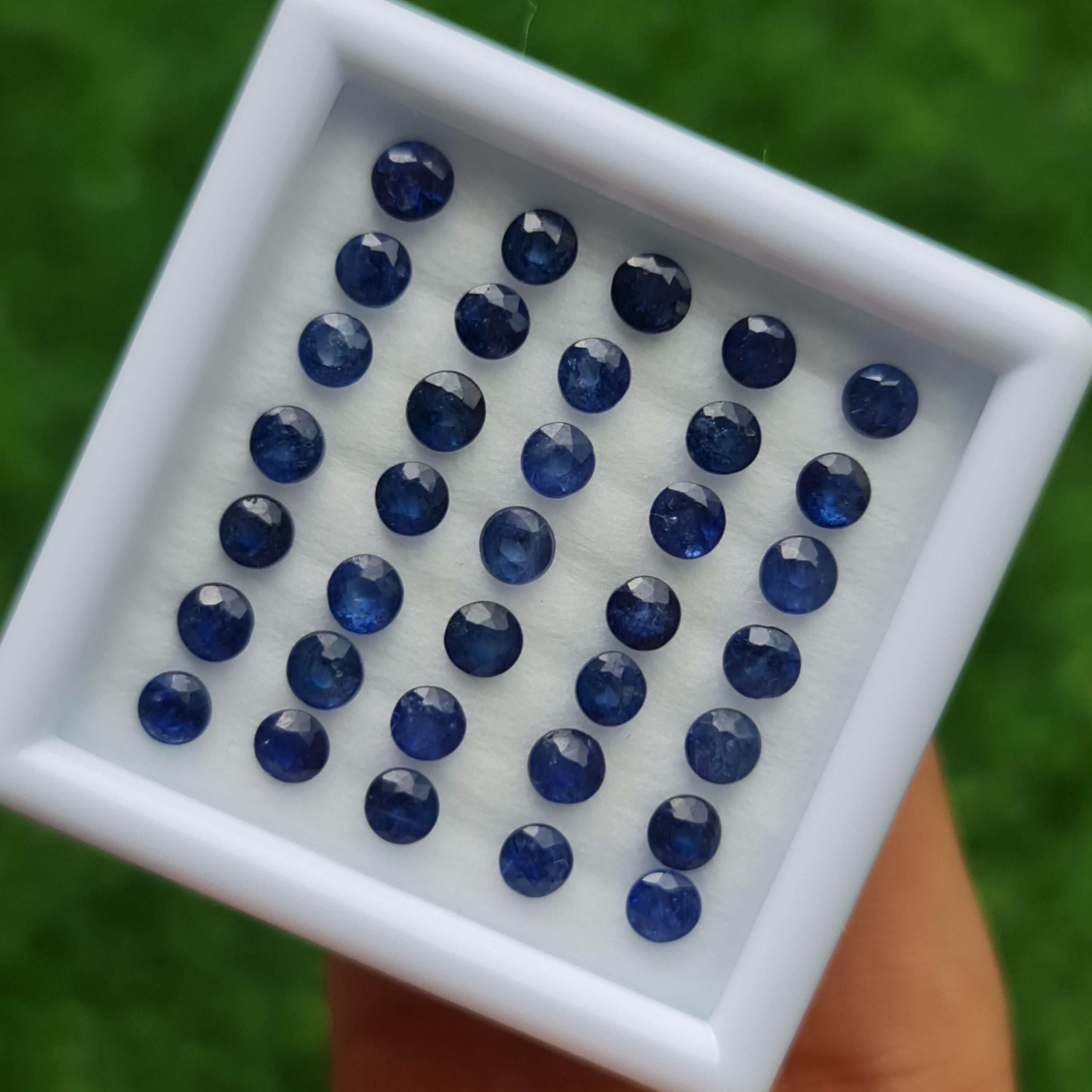พลอย ไพลิน blue sapphire 12.00 กะรัต (Cts.) 35 เม็ด (pcs.) พลอยแท้ อัญมณีมงคลประจําวันเกิด เครื่องประดับพลอย