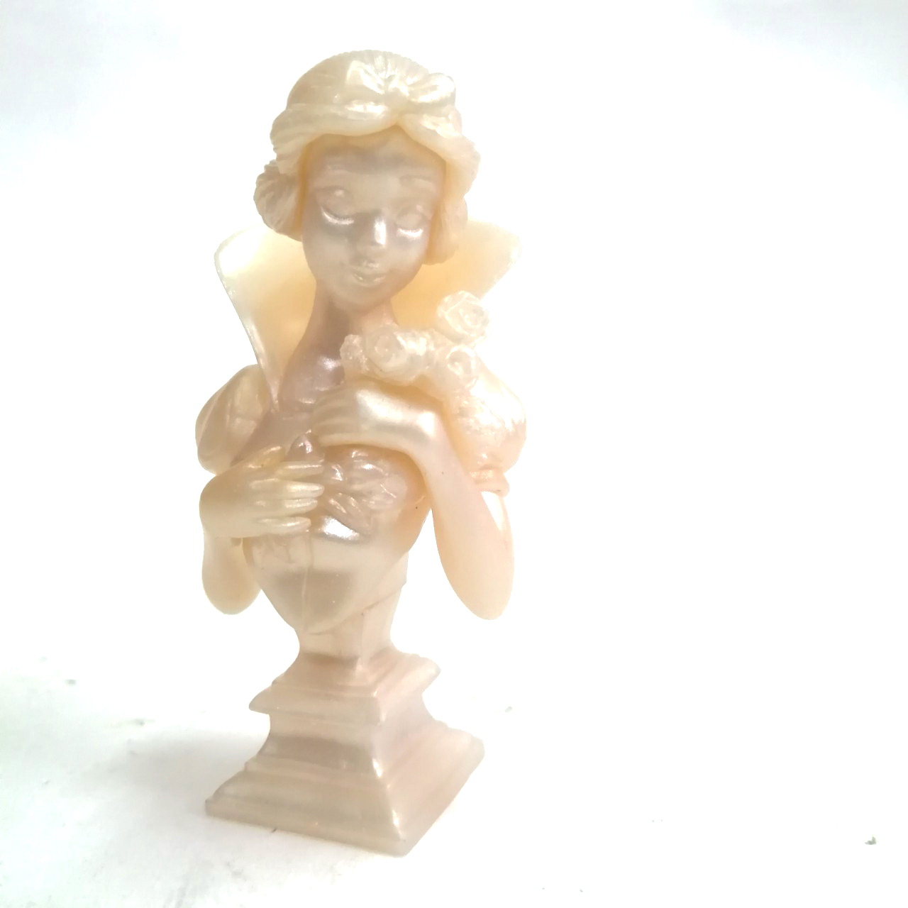 กาชาปอง รูปปั้น bust ครึ่งตัว เจ้าหญิงดีสนีย์ สีมุก เจ้าหญิงสโนว์ไวท์ สภาพดี มีใบปิดตามภาพ