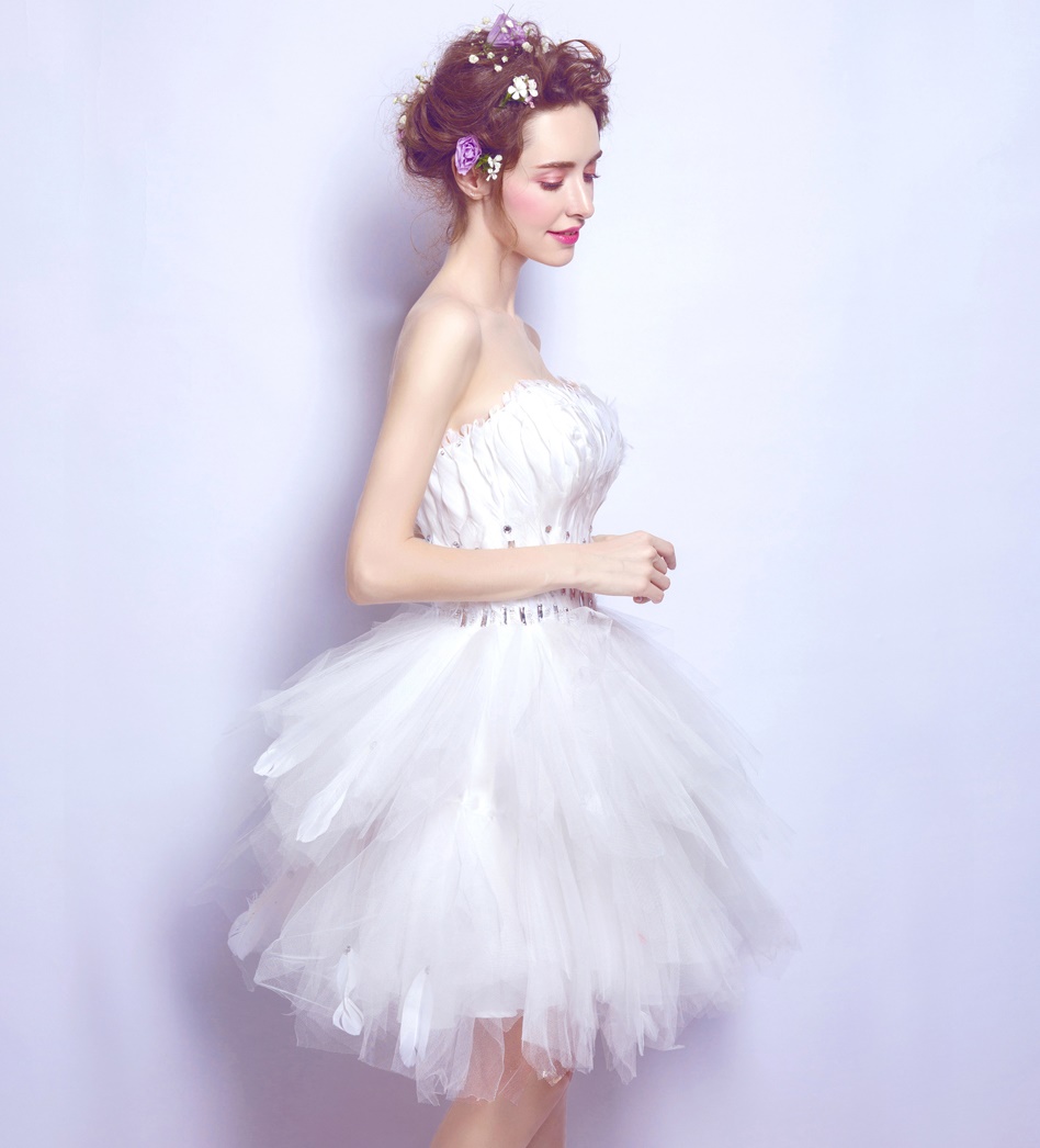 Pre-order ชุดแฟนซี ชุดเจ้าสาว ชุดราตรีสั้น สีขาว เกาะอก แต่งดอกไม้ ปักเลื่อม เชือกผูกหลัง