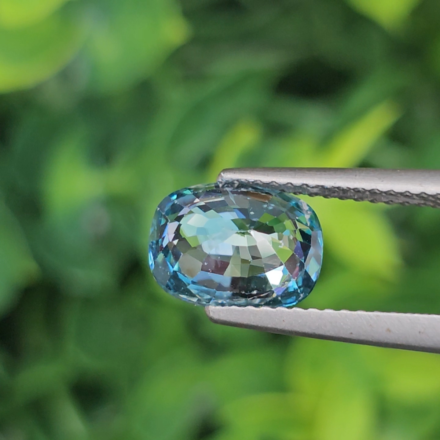 พลอย เพทาย (Zircon) 3.50 กะรัต (Cts.) พลอยแท้ อัญมณีมงคลประจําวันเกิด เครื่องประดับพลอย