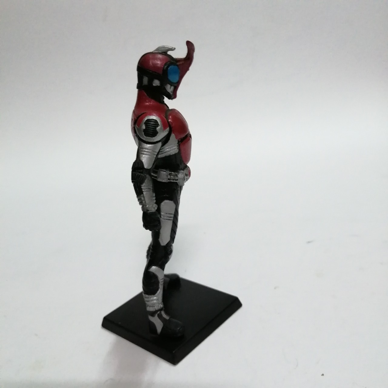 กาชาปอง ไรเดอร์คาบูโตะ ยืนฐาน งานเก่าสภาพดี ชิ้นส่วนครบ