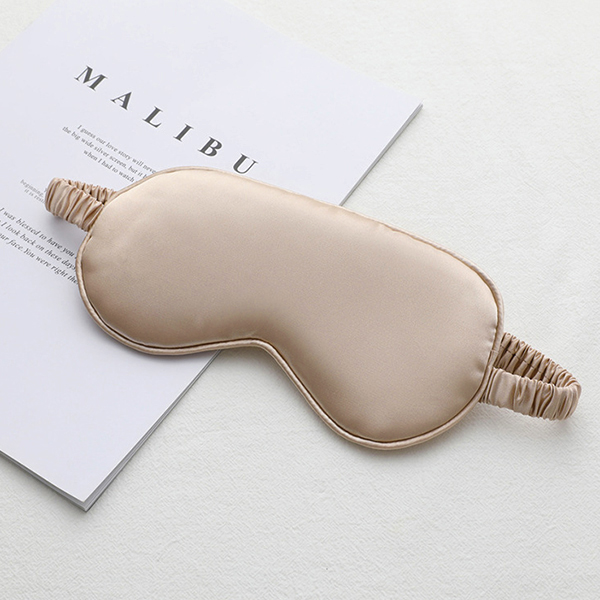 🚩พร้อมส่ง🚩ผ้าปิดตาซาตินหนานุ่ม แบบสวมหัวยางยืด ผ้าไหมนุ่มลื่นละมุนผิว กันแสงมิด - Sleeping eye cover (AC141-แบบเรียบ)