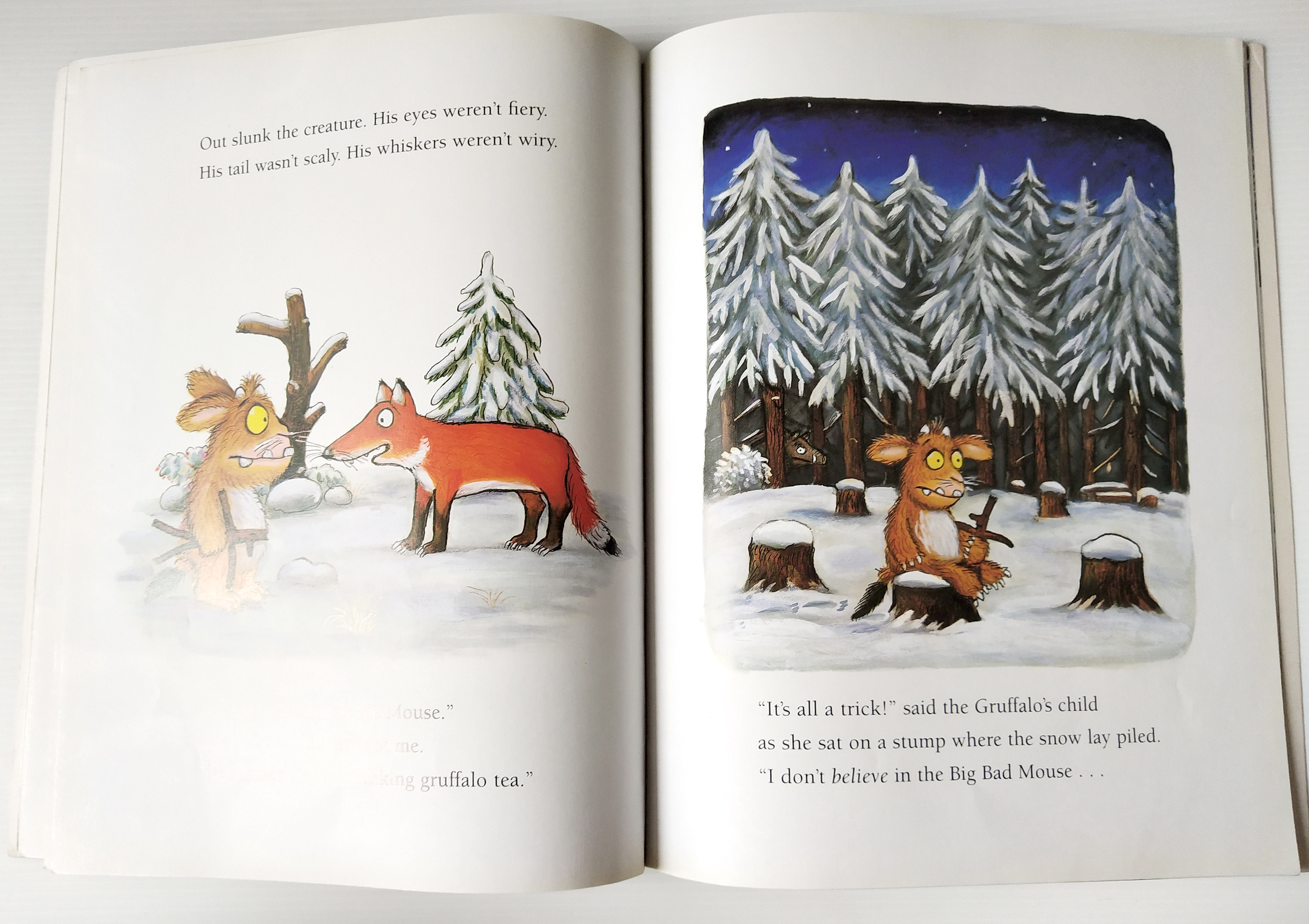 หนังสือนิทาน**มีตำหนิ โปรดตรวจสอบทุกภาพ ฉบับภาษาอังกฤษ The Gruffalo's child โดย Julia Donaldson ,ภาพโดย Axel Scheffler