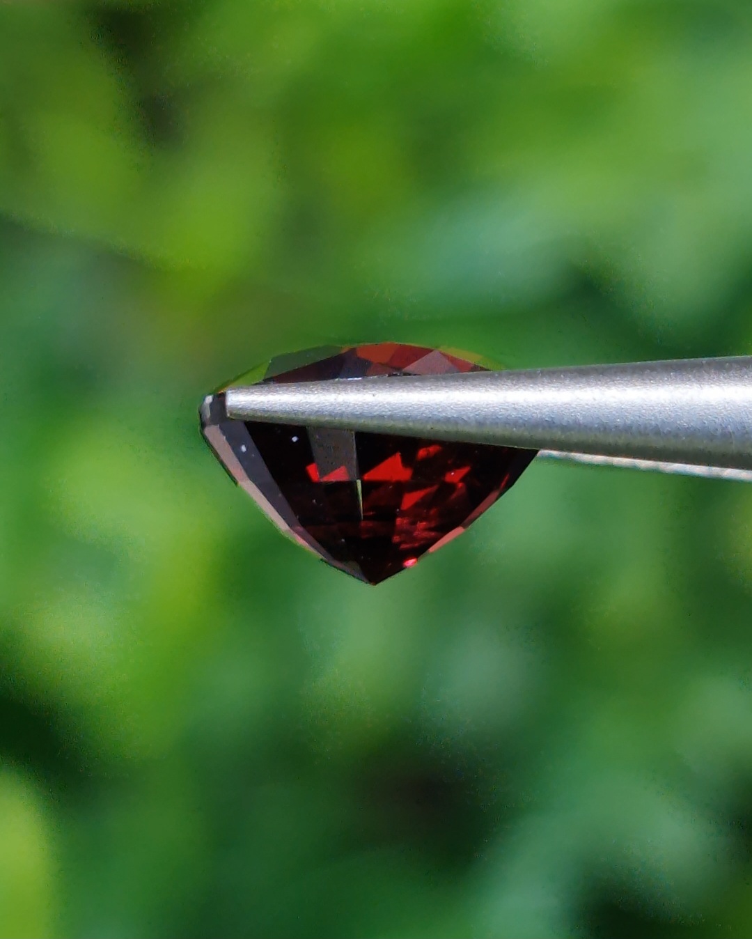 พลอย โรโดไลต์ กาเน็ท Rhodolite Garnet 2.35 กะรัต Cts.พลอยแท้ อัญมณีมงคลประจําวันเกิด เครื่องประดับพลอย