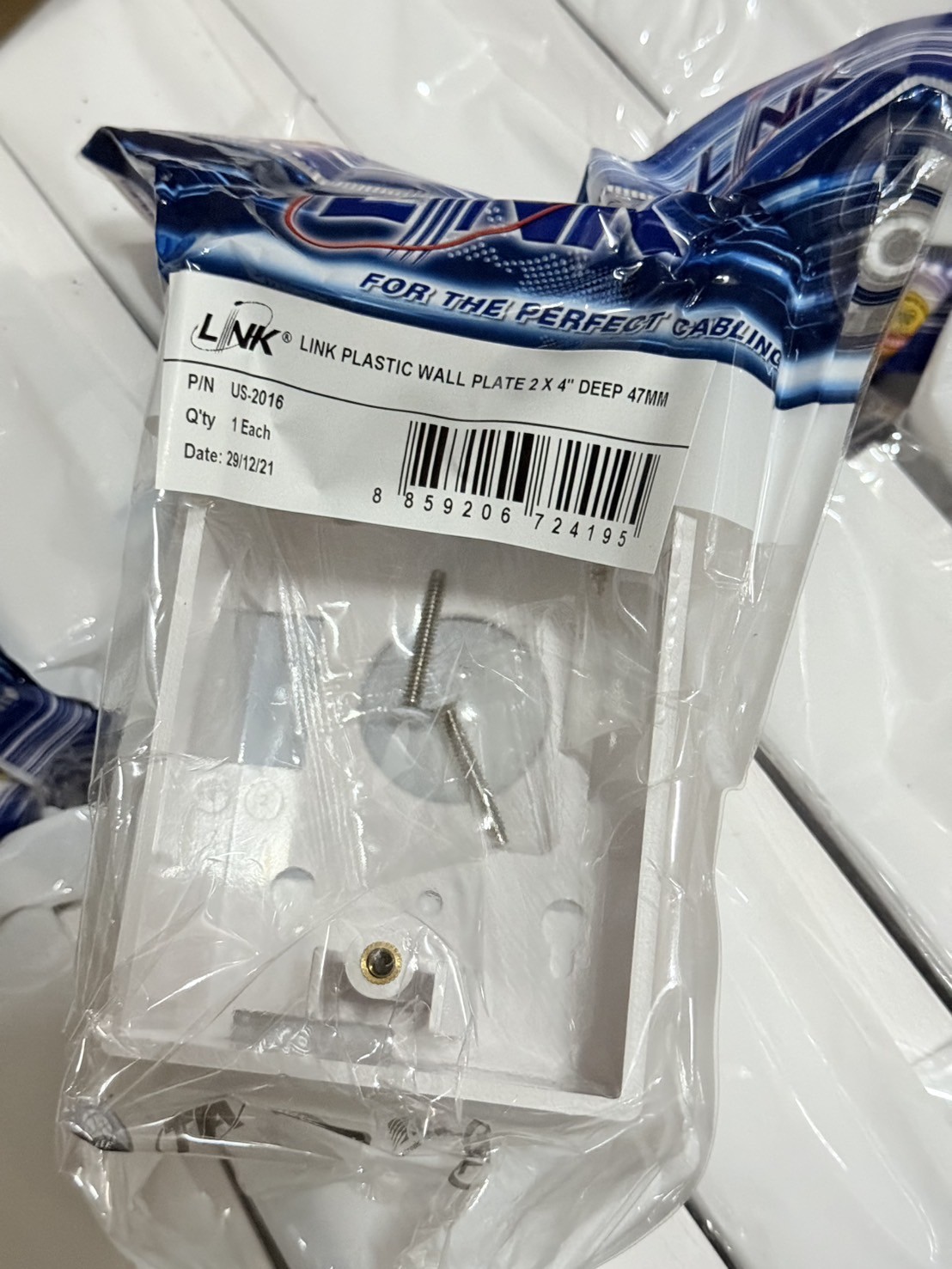 Link (US-2016) Plastic Wall Box 2" x 4" Depth 47 mm. White Color